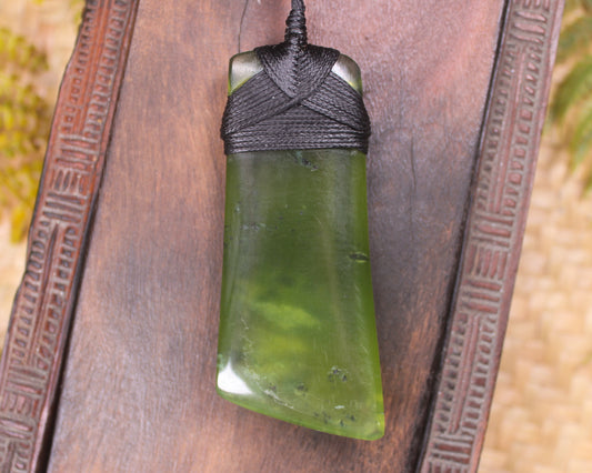Toki or Adze Pendant carved from Tangiwai Pounamu - NZ Greenstone