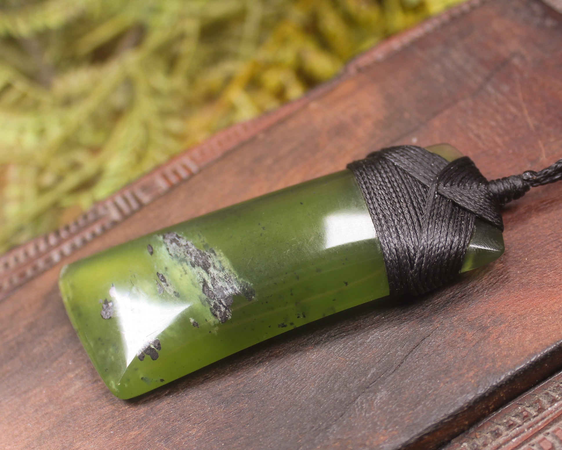 Toki or Adze Pendant carved from Tangiwai Pounamu - NZ Greenstone