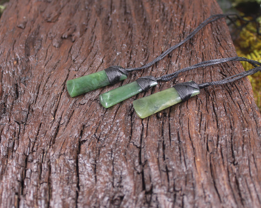Toki or Adze Pendant carved from Hapopo Pounamu - NZ Greenstone