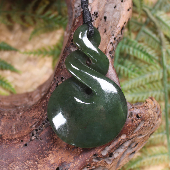 Twist carved from Kawakawa Pounamu - NZ Greenstone