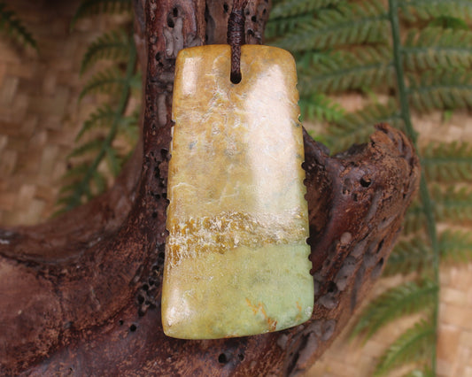 Toki or Adze Pendant carved from Flower Jade Pounamu - NZ Greenstone