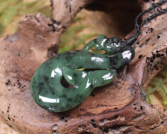 Manaia pendant carved from Rimu Pounamu - NZ Greenstone