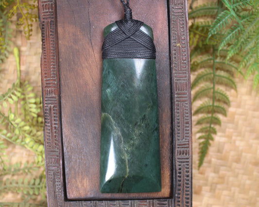 Kawakawa Pounamu Toki