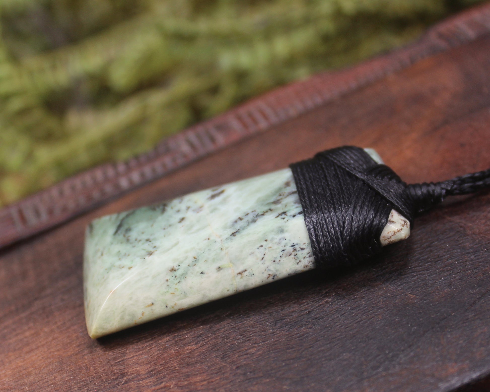 Hapopo Pounamu Toki - NZ Greenstone