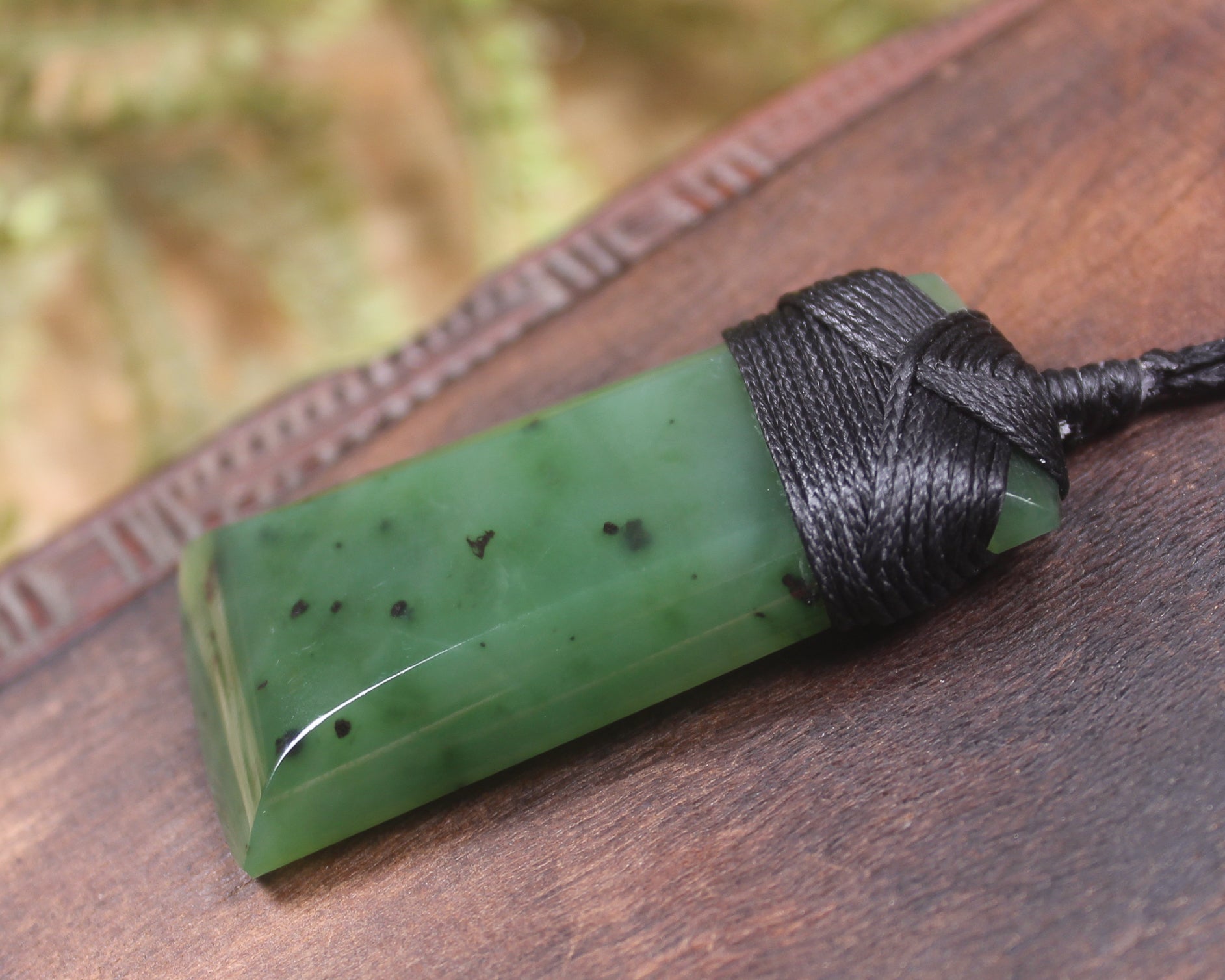 Hapopo Pounamu Toki - NZ Greenstone