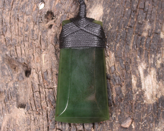 Kawakawa Pounamu Toki