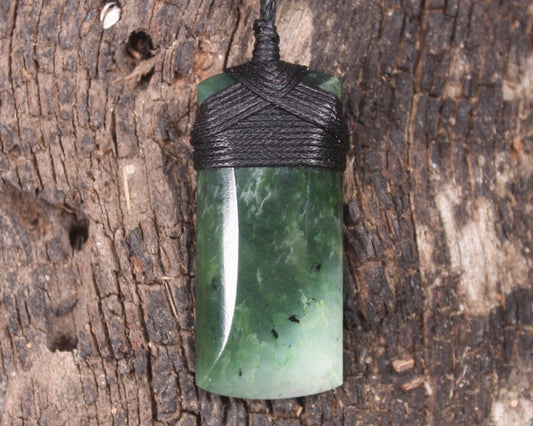 Kawakawa Pounamu Toki