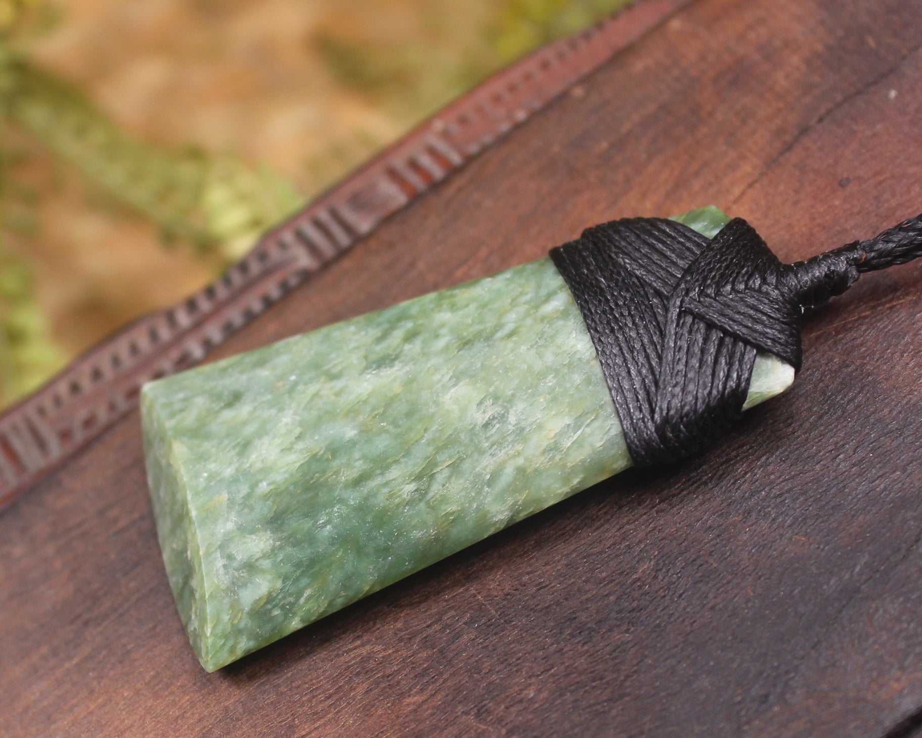 Hapopo Pounamu Toki - NZ Greenstone