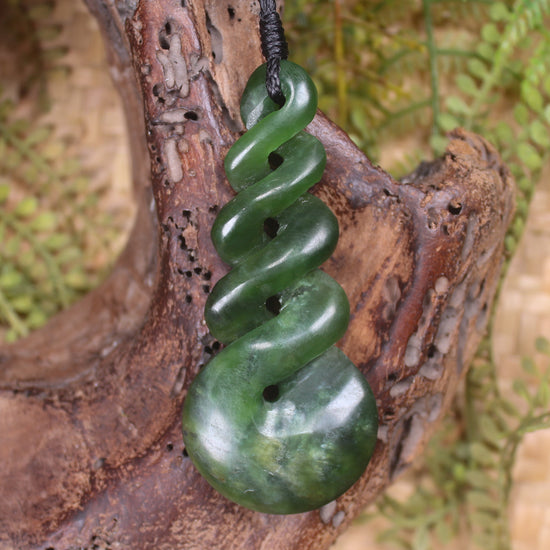 Twist carved from Kawakawa Pounamu - NZ Greenstone