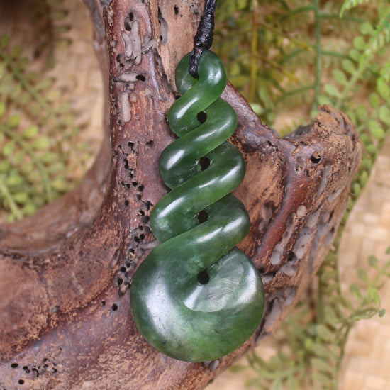 Twist carved from Kawakawa Pounamu - NZ Greenstone