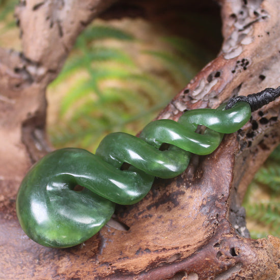 Twist carved from Kawakawa Pounamu - NZ Greenstone