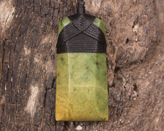 Flower Jade Pounamu Toki