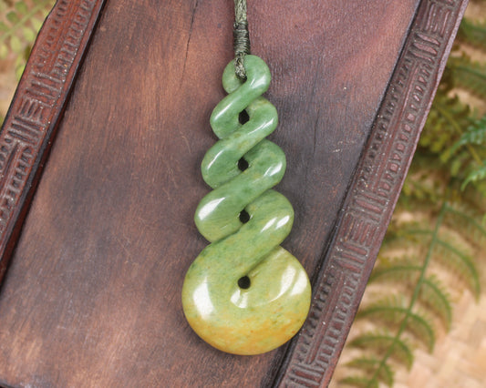 Twist or Pikorua carved from Flower Jade Pounamu - NZ Greenstone