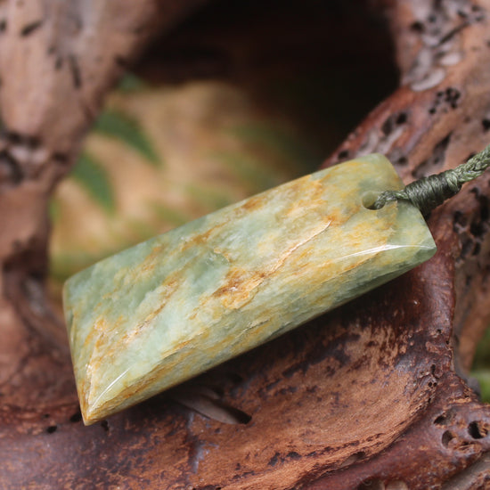 Toki or Adze Pendant carved from Flower Jade Pounamu - NZ Greenstone