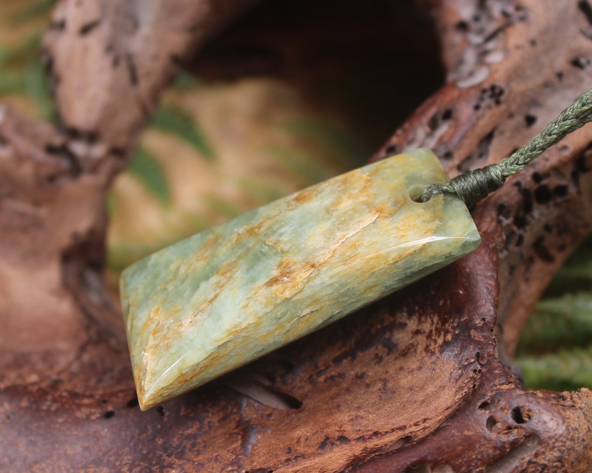 Toki or Adze Pendant carved from Flower Jade Pounamu - NZ Greenstone