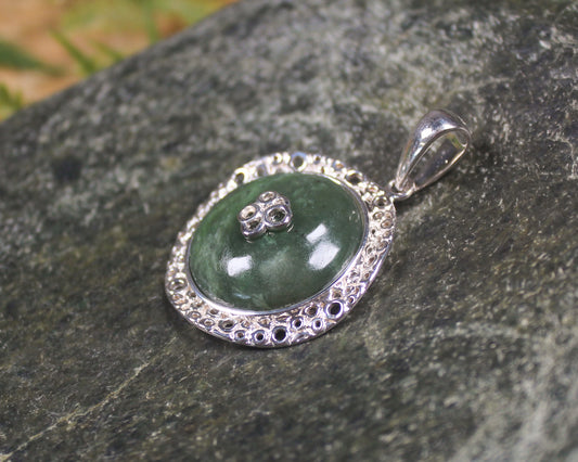 Hapopo Pounamu pendant set in Sterling Silver - NZ Greenstone