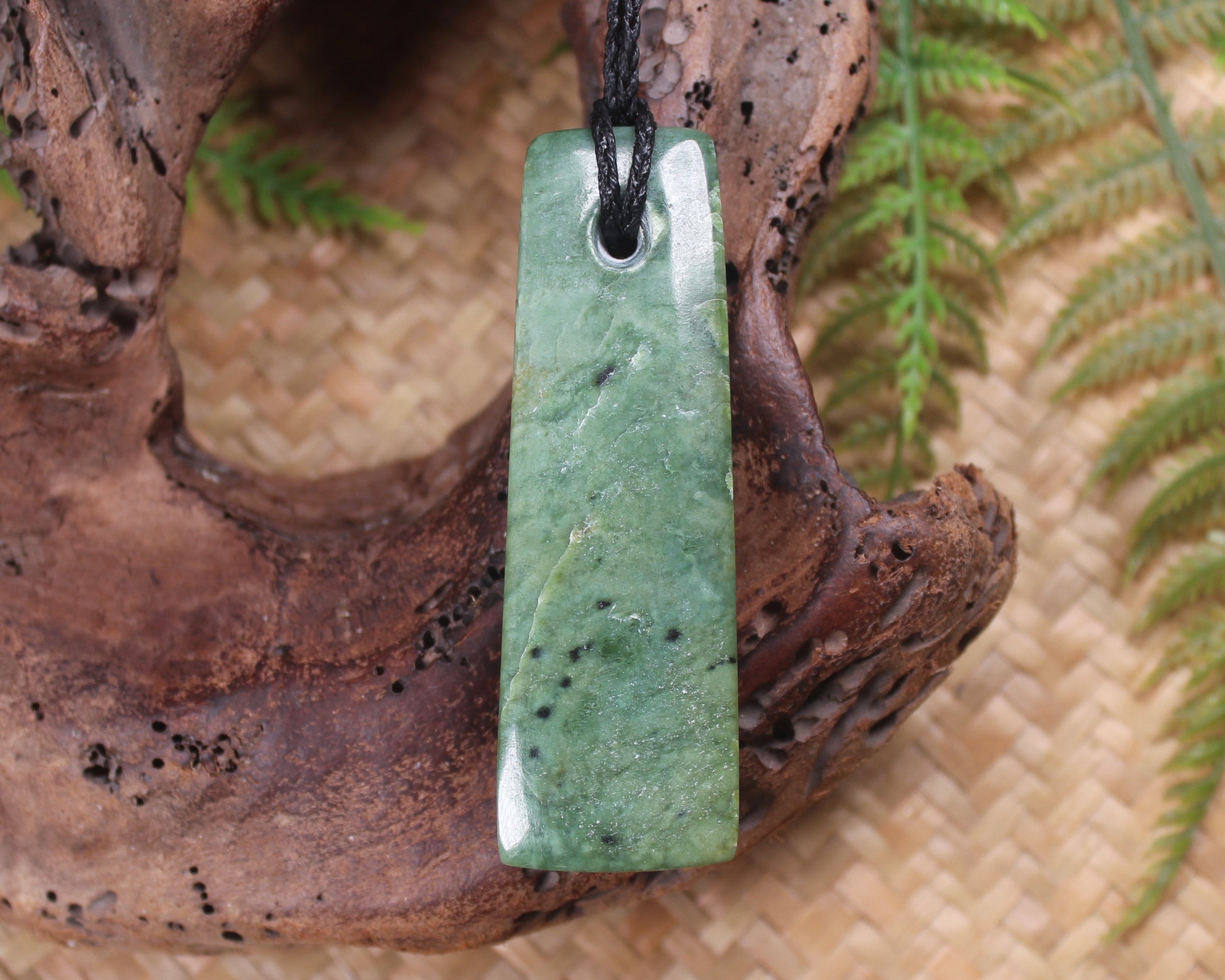 Kawakawa Pounamu Toki