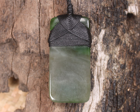 Hapopo Pounamu Toki - NZ Greenstone