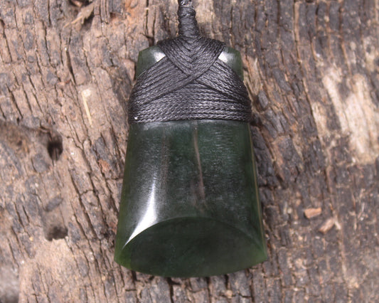 Kawakawa Pounamu Toki