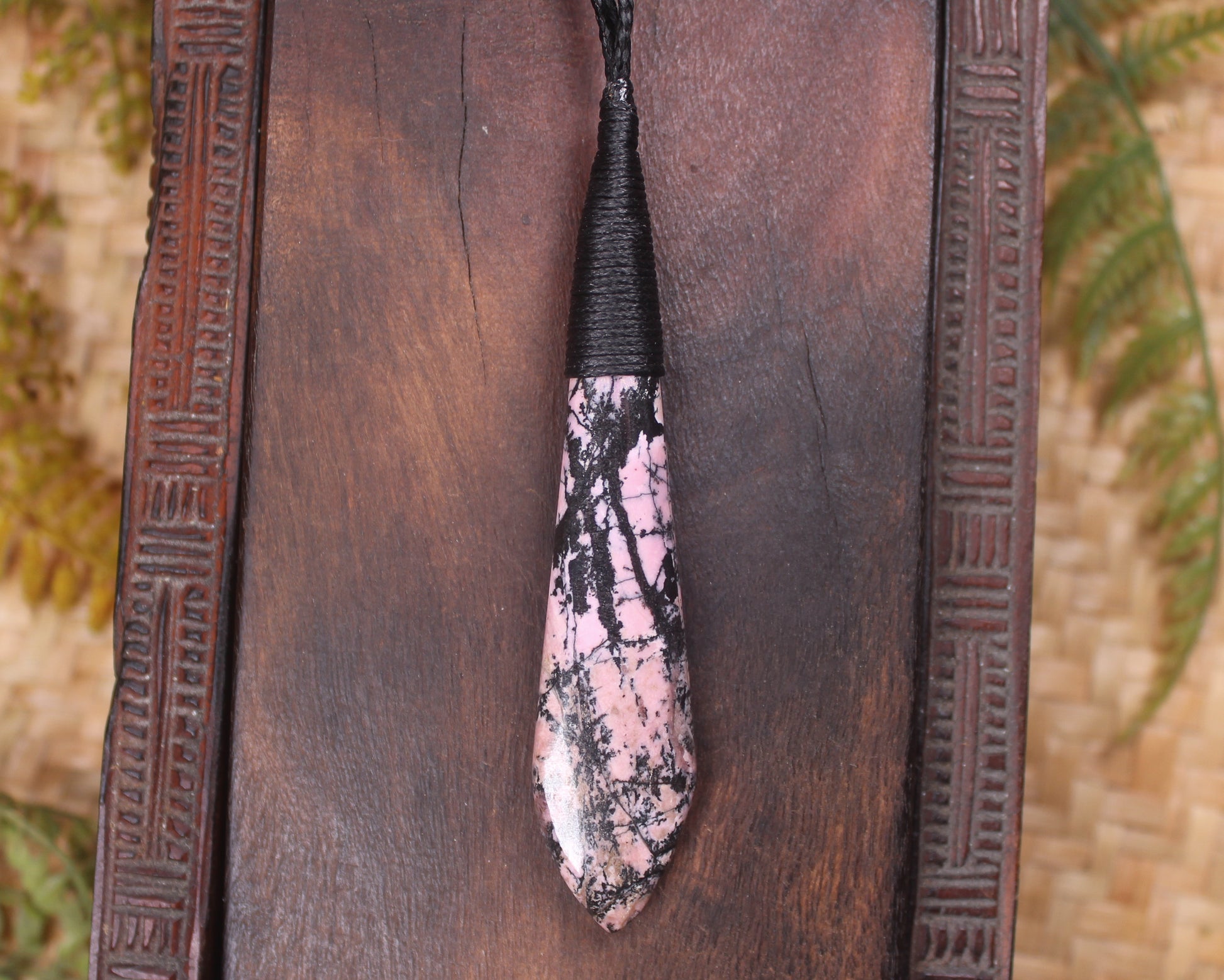 Rhodonite Roimata