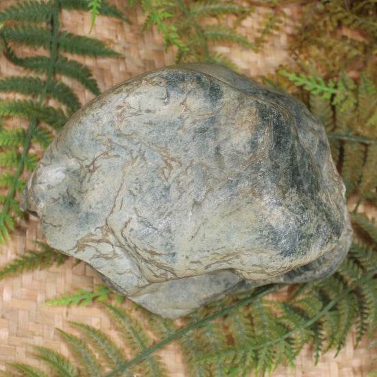 Freeform Touchstone Pounamu Sculpture - Inanga Pounamu - NZ Greenstone