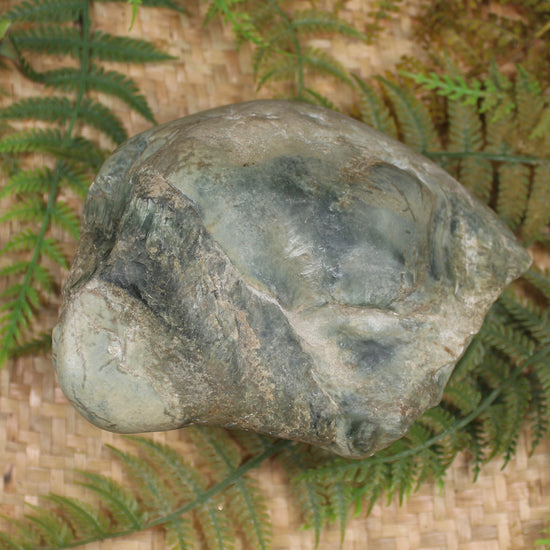 Freeform Touchstone Pounamu Sculpture - Inanga Pounamu - NZ Greenstone