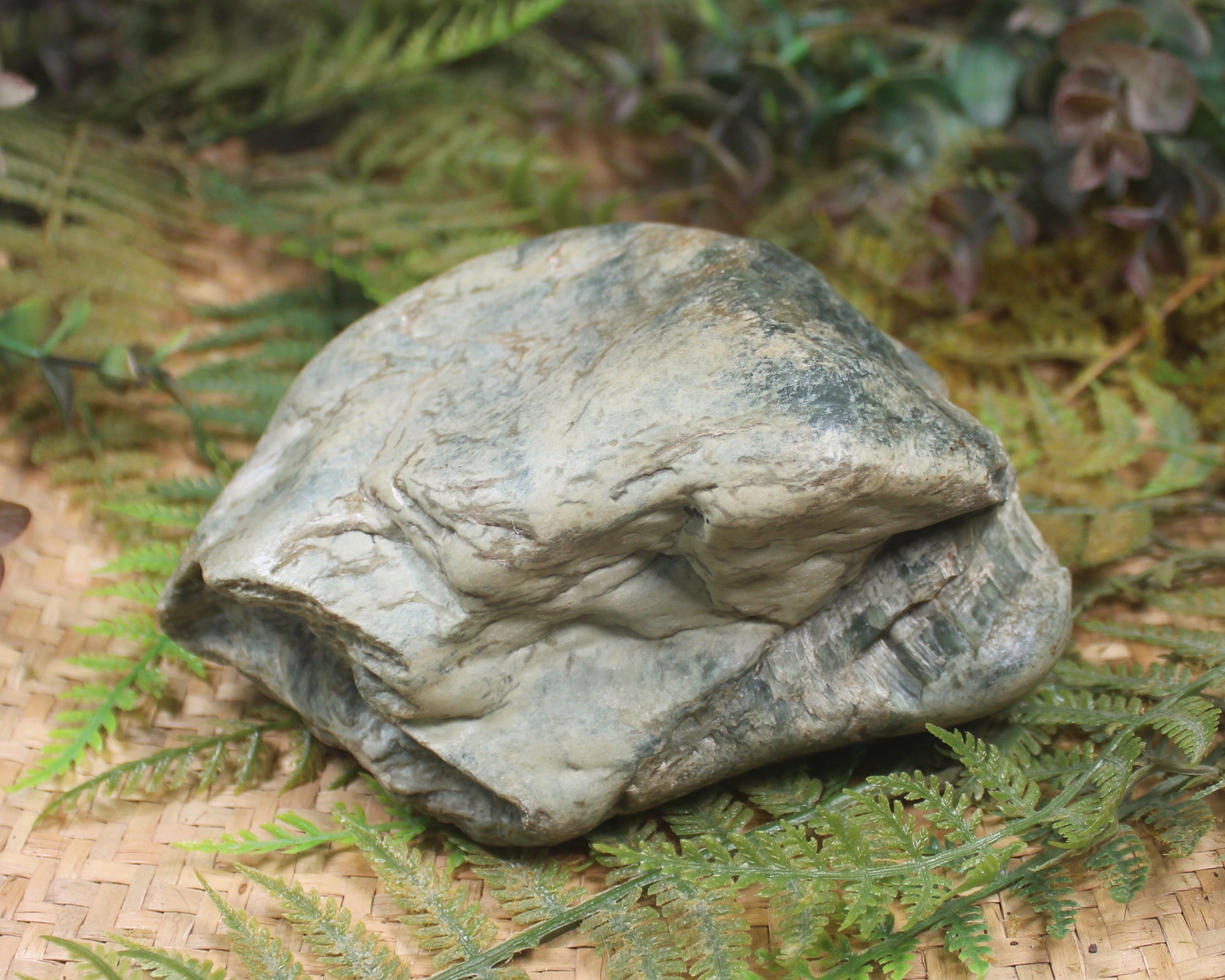 Freeform Touchstone Pounamu Sculpture - Inanga Pounamu - NZ Greenstone