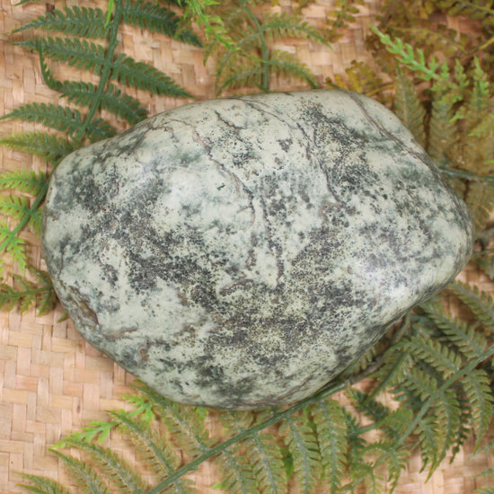 Freeform Touchstone Pounamu Sculpture - Inanga Pounamu - NZ Greenstone