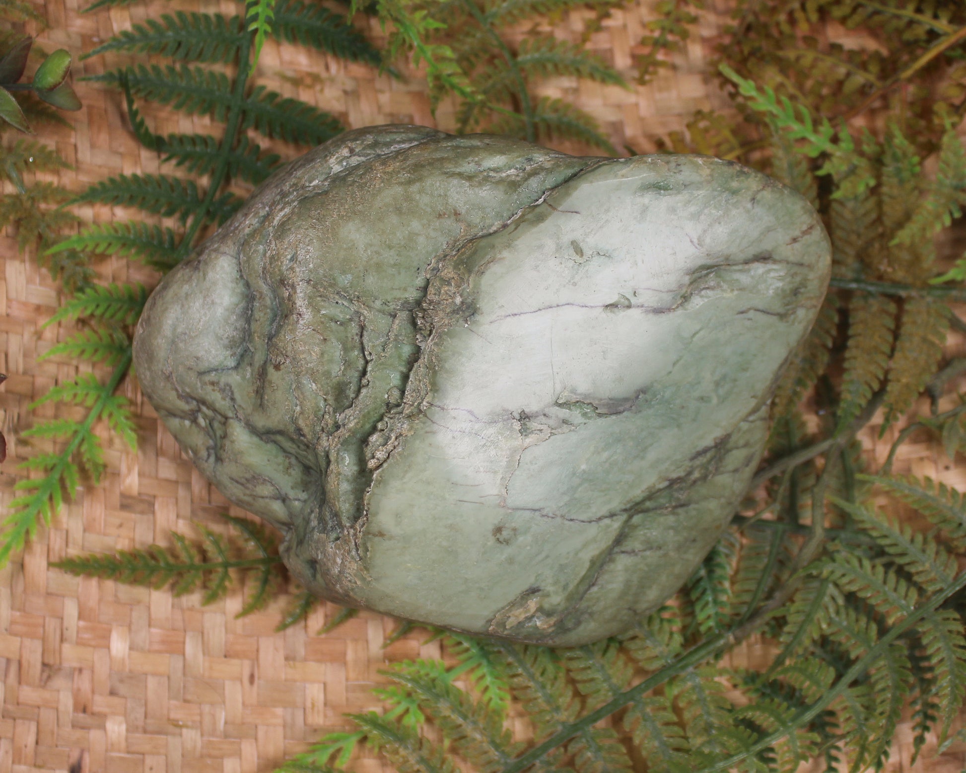Freeform Touchstone Pounamu Sculpture - Inanga Pounamu - NZ Greenstone