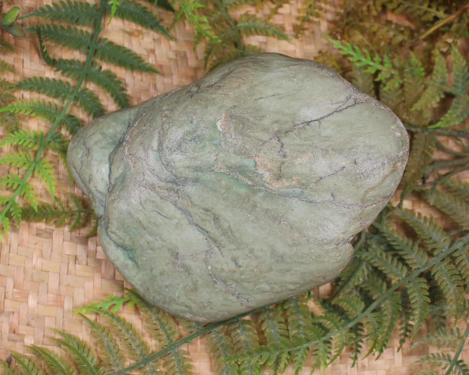 Freeform Touchstone Pounamu Sculpture - Inanga Pounamu - NZ Greenstone