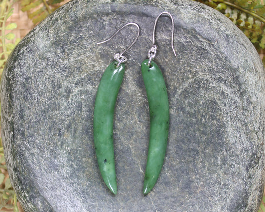 Huia Beak earrings carved from Hapopo Pounamu - NZ Greenstone