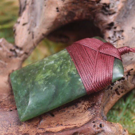 Kawakawa Pounamu Toki