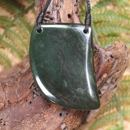 Taniwha Tooth or Niho carved from Kawakawa Pounamu - NZ Greenstone