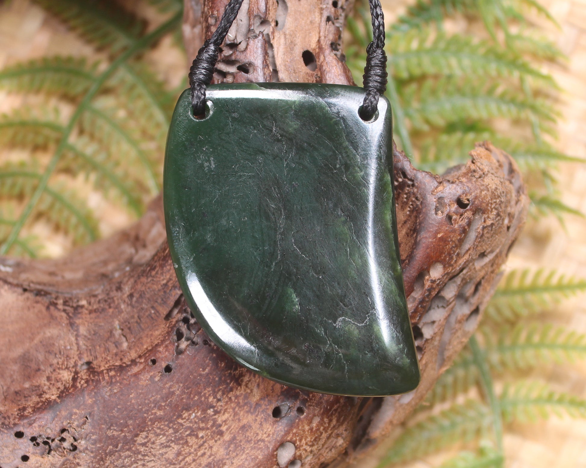 Taniwha Tooth or Niho carved from Kawakawa Pounamu - NZ Greenstone