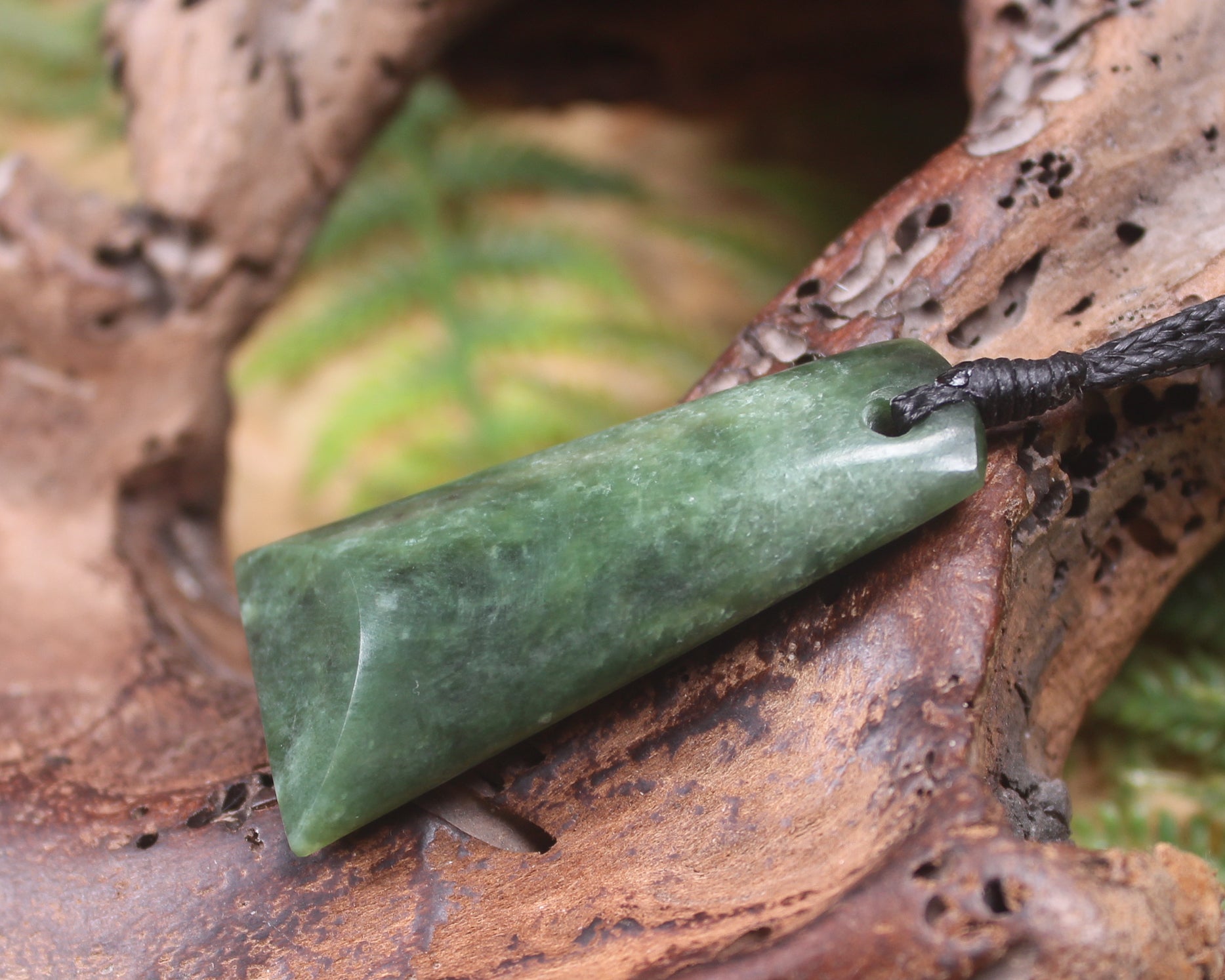 Hapopo Pounamu Toki - NZ Greenstone