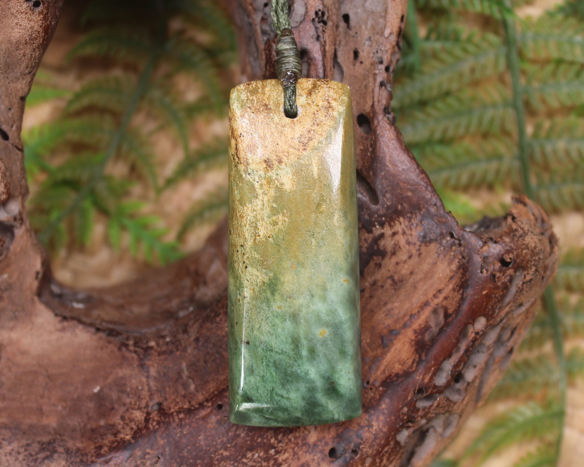 Toki or Adze Pendant carved from Flower Jade Pounamu - NZ Greenstone