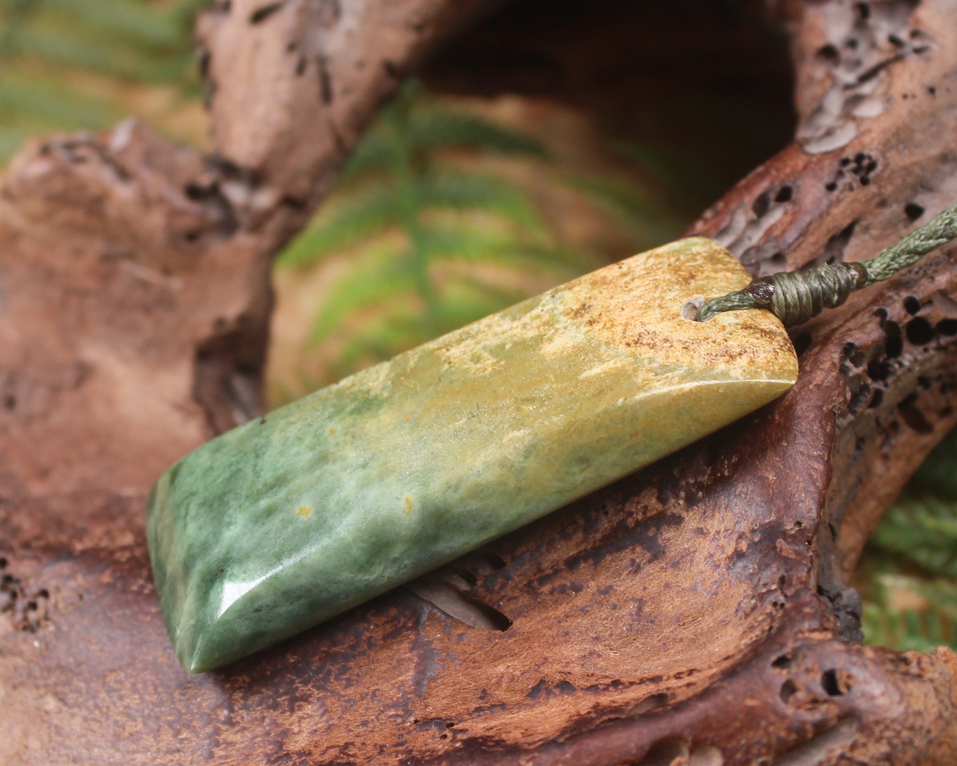 Toki or Adze Pendant carved from Flower Jade Pounamu - NZ Greenstone