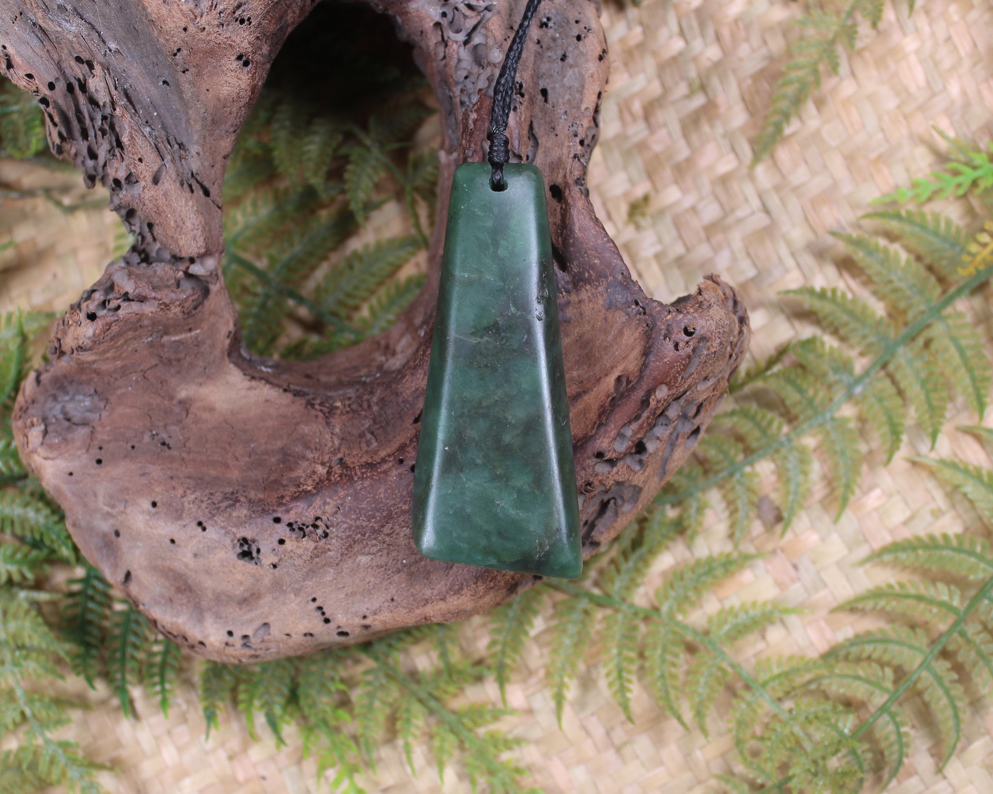 Kawakawa Pounamu Toki