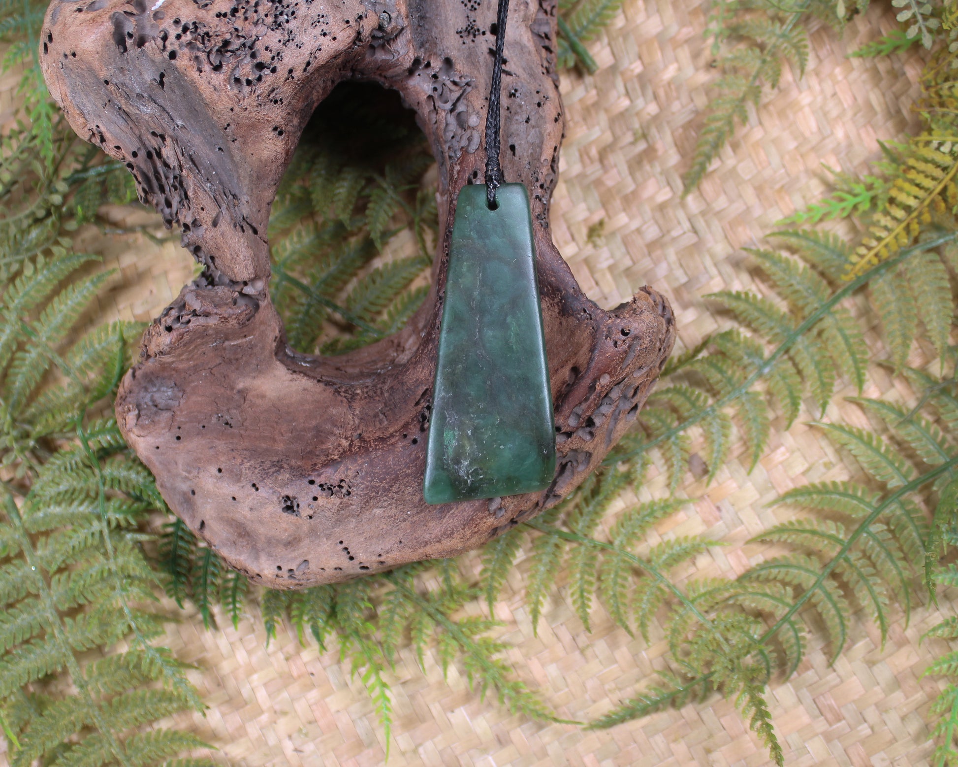 Kawakawa Pounamu Toki