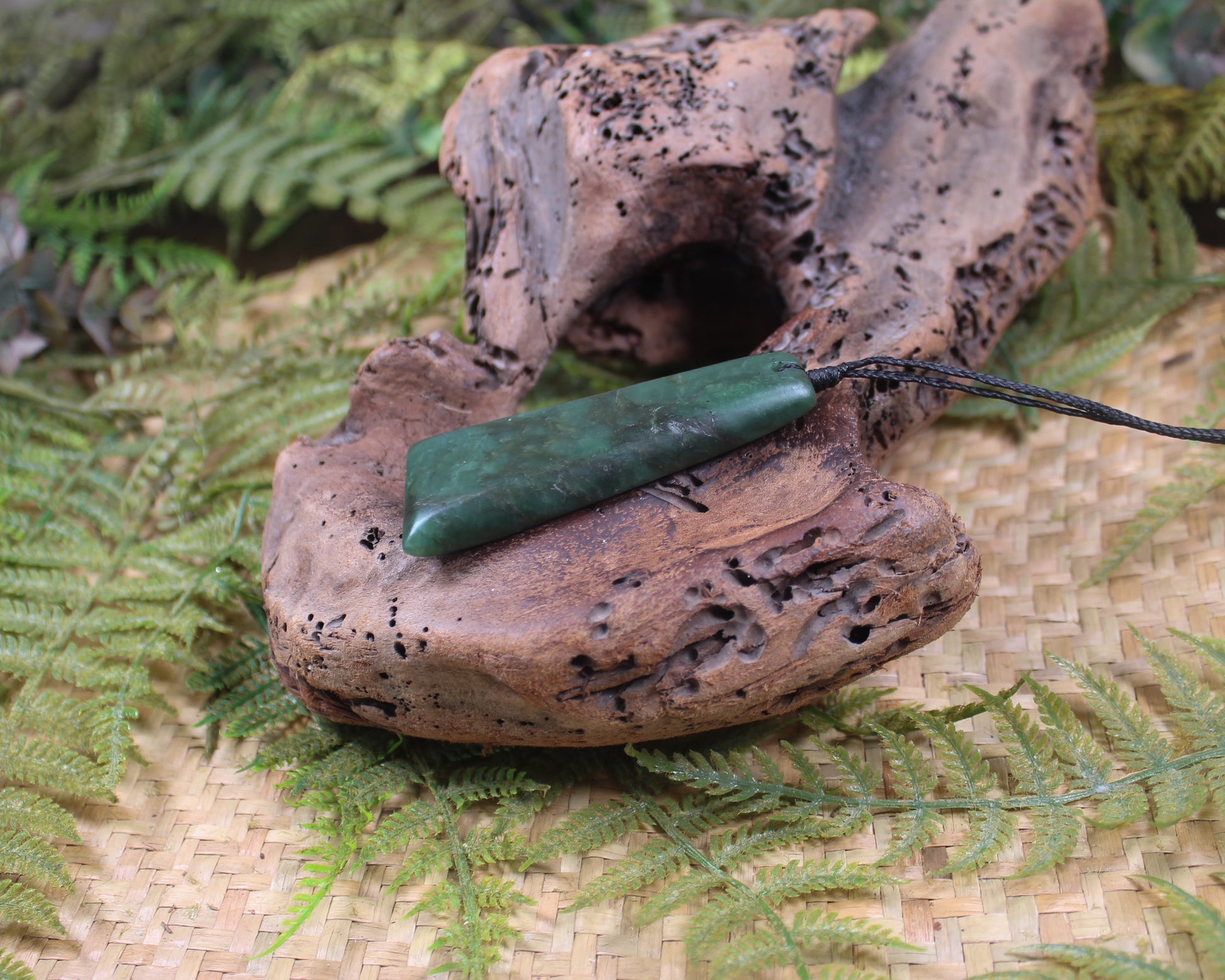Kawakawa Pounamu Toki