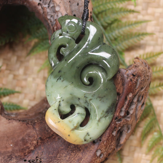 Manaia pendant carved from Rimu Pounamu - NZ Greenstone