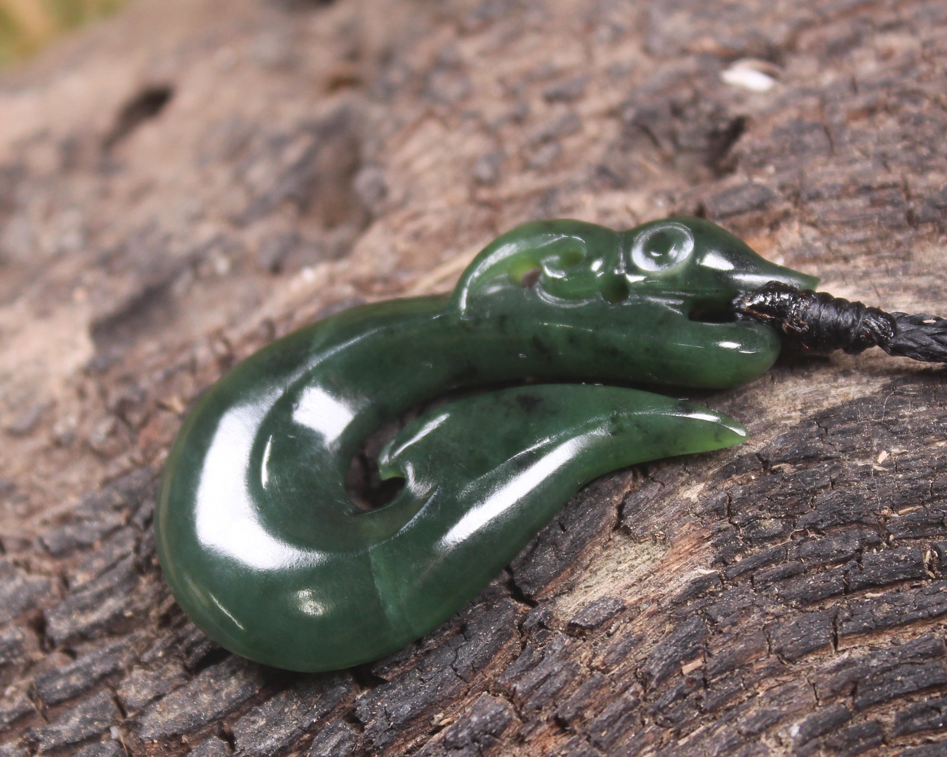 Kawakawa Pounamu Manaia pendant - NZ Greenstone
