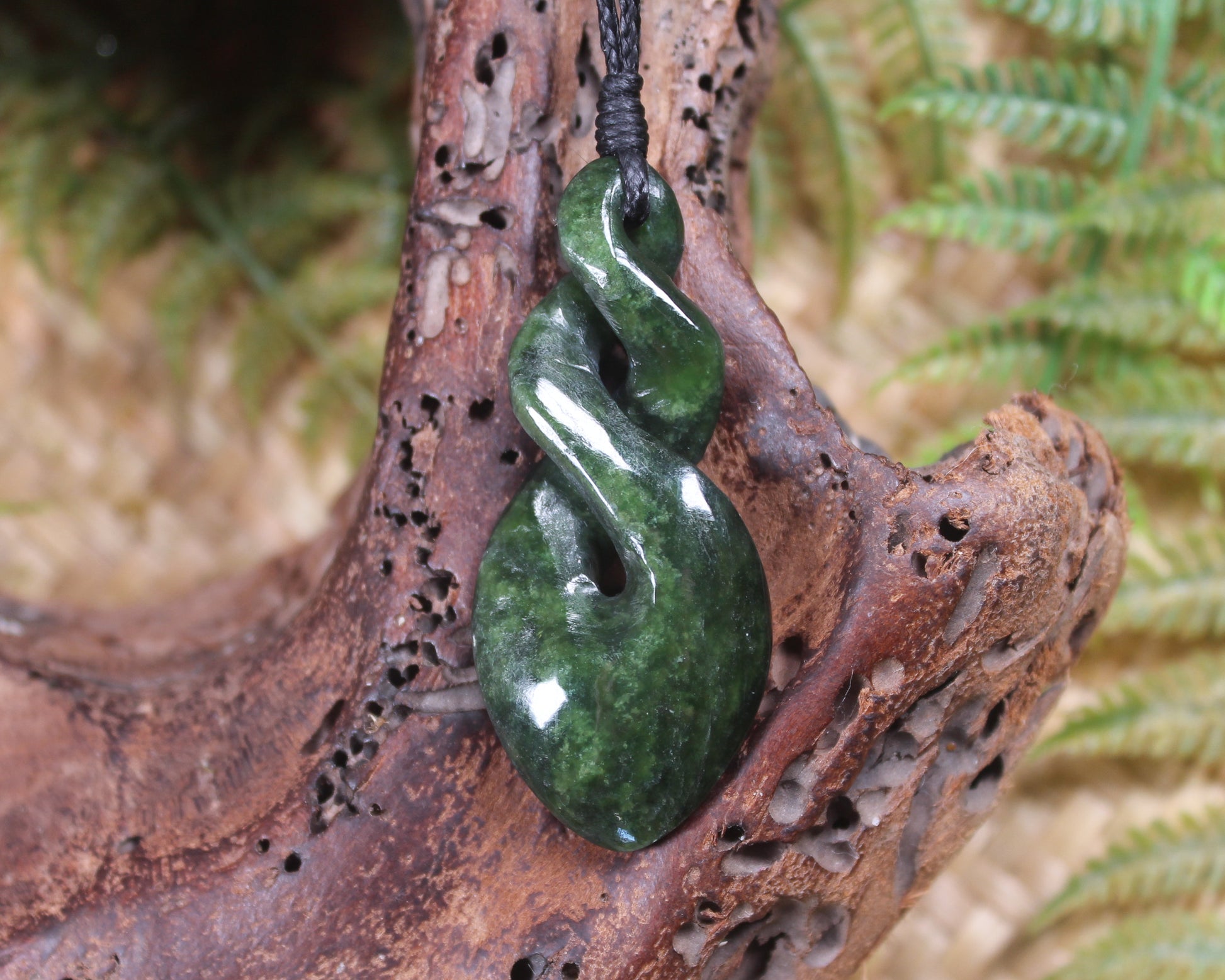 Twist carved from Kawakawa Pounamu - NZ Greenstone