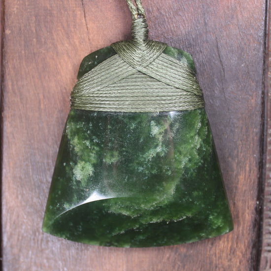 Kawakawa Pounamu Toki