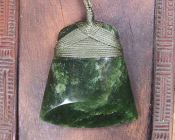 Kawakawa Pounamu Toki