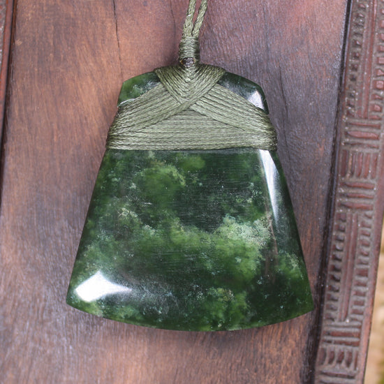 Kawakawa Pounamu Toki