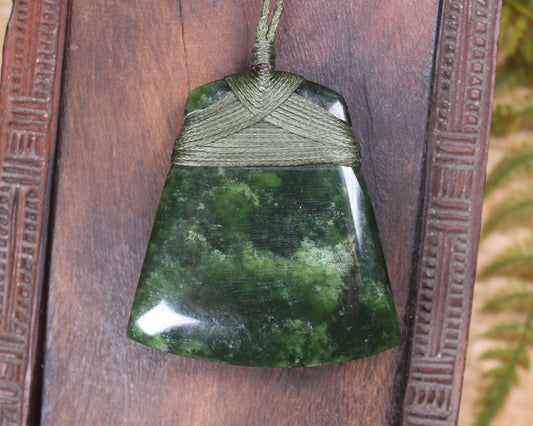 Kawakawa Pounamu Toki