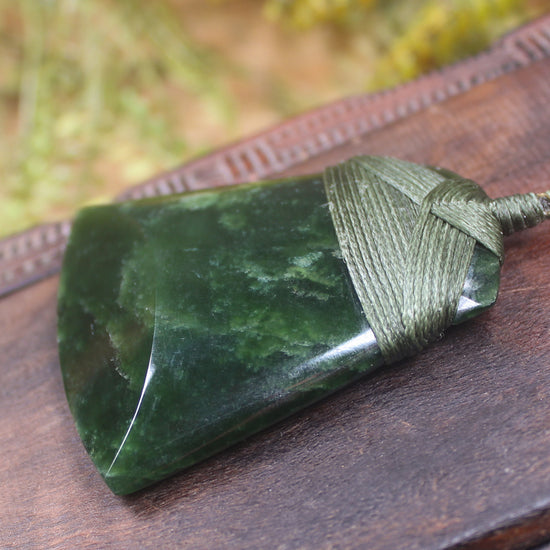 Kawakawa Pounamu Toki