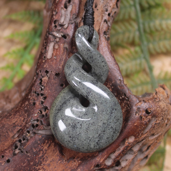 Twist or Pikorua carved from Serpentine