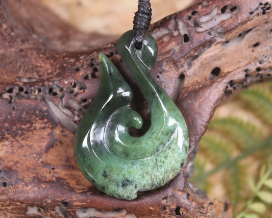 Hei Matau or Fish Hook carved from Kawakawa Pounamu - NZ Greenstone